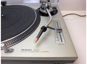 Technics SL 1200 MK2 Turntable