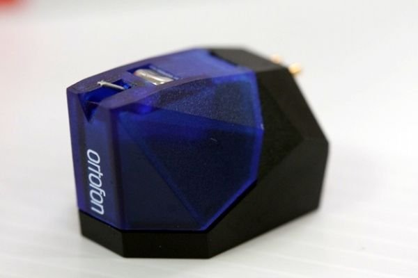 Ortofon 2m blue. Картридж Ортофон 2м Блю. Игла Ortofon 2m Blue. Ortofon 2m-Blue Stylus.