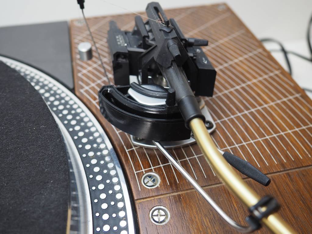 technics-sl-110-turntable-sme-3009-mk3-tonearm.jpg