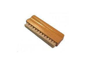 Wooden recordbrush with goathair by Okki Nokki