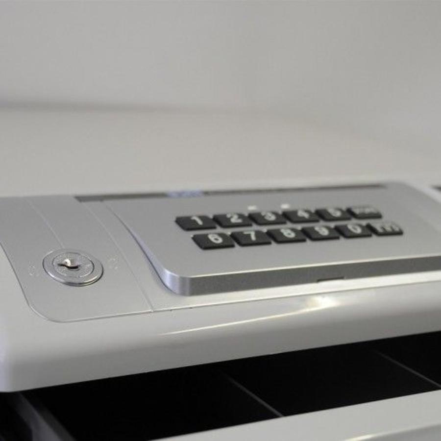 Cash register with PIN code lock