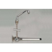 Opération du genou avec robinet et flexible