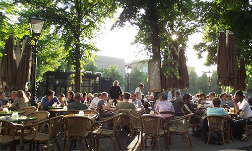 De zomer staat weer voor de deur! Tijd om uw terras op te frissen. 