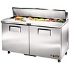 True Saladette 2 portes, 439 litres, fournie avec 16 bacs GN 1/6