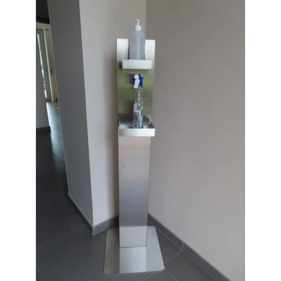 Colonne de désinfection avec étagères