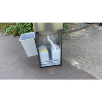 Lavabo mobile avec commande au pied et 2 bidons de 13 litres