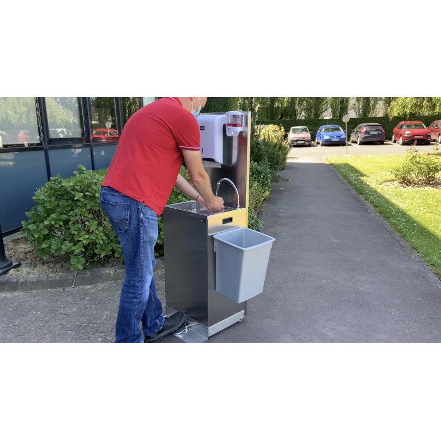Lavabo mobile avec commande au pied et 2 bidons de 13 litres
