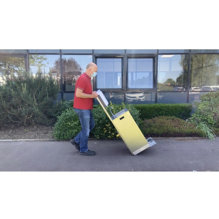 Lavabo mobile avec commande au pied et 2 bidons de 13 litres