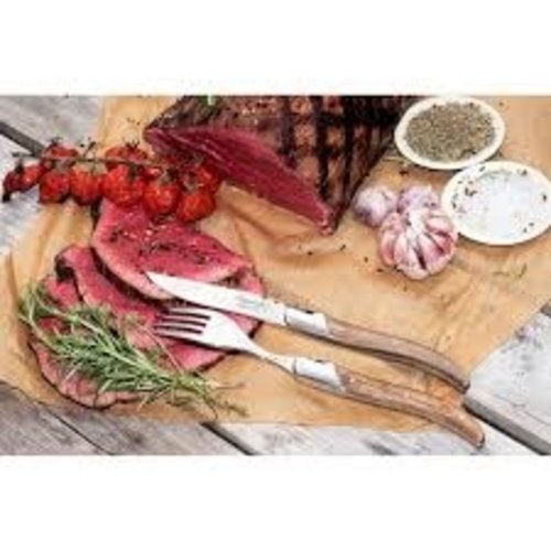 Steakmesser und -gabeln 