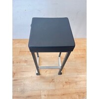 Barhocker | Stahl/Kunstleder | Schwarz | 2 Stück | Stapelbar | (AUSGANG)