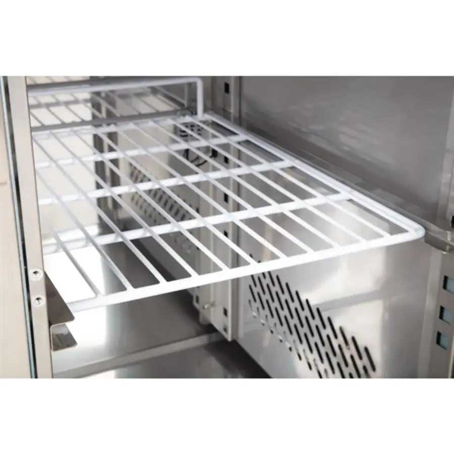 Établi réfrigéré à trois portes avec dosseret | 417 L | Acier inoxydable | 1795 mm | A