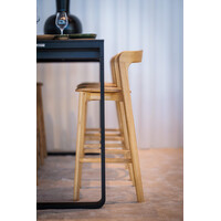 Stapelbarer Barhocker aus Holz | 48,5 × 56,5 × 103,5 cm | 4 Stück
