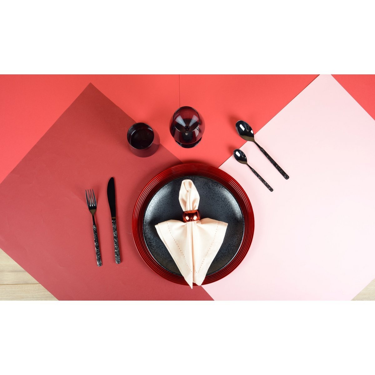 Zwarte wijnglazen - veel van 6