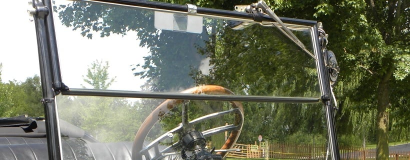 De geschiedenis van autoglas, van gevaarlijk tot hightech