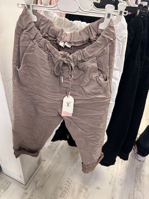 CAPRI JOGGING STRETCH MATEN 44 TOT 50 KLEINE 52