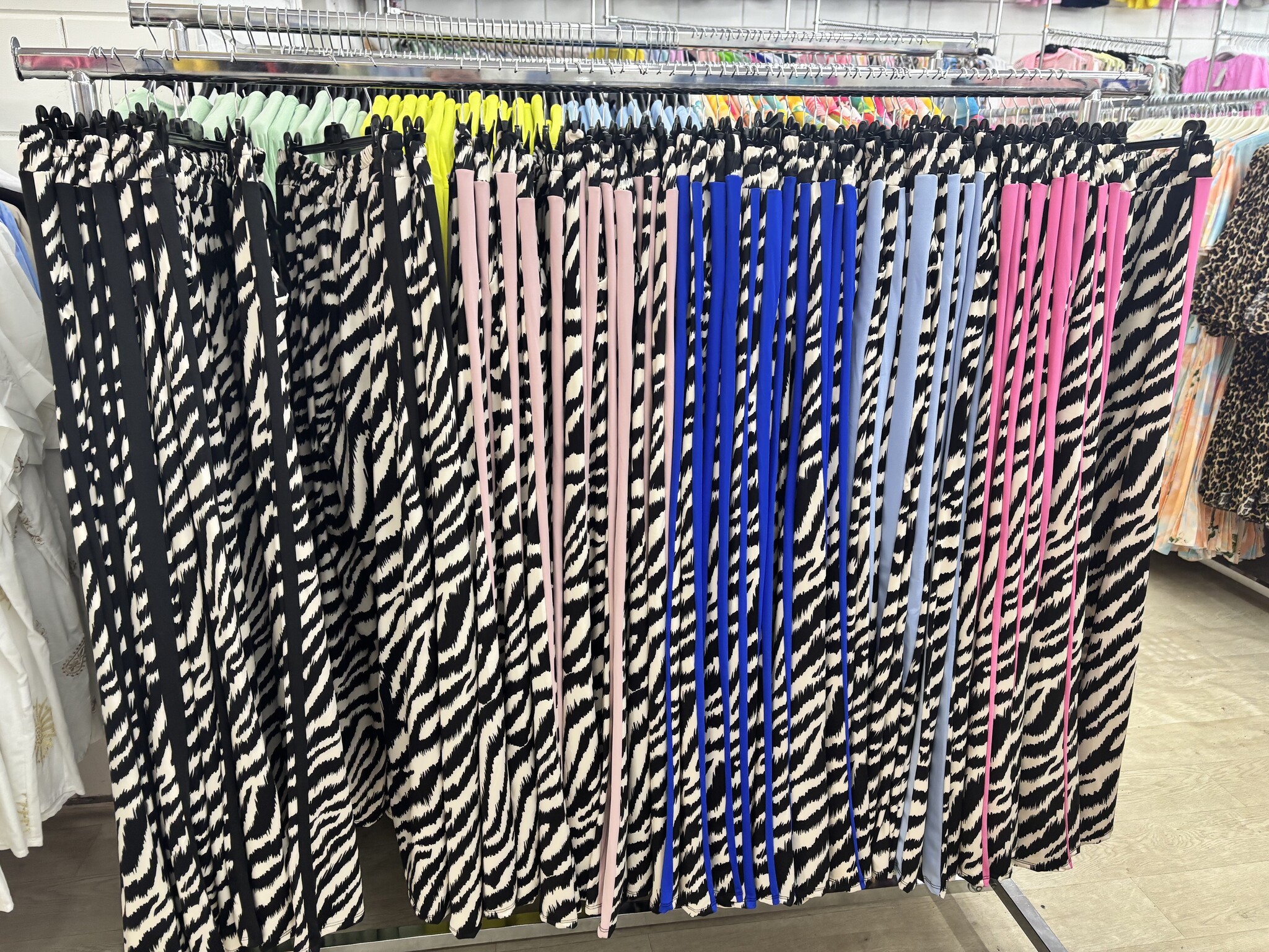 ZEBRA BIES MATEN 46/48 TOT 54