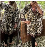 TUNIEK CHIQUE 25 MATEN 44 TOT RUIME 48 KLEINE 50 BOVEN ONDER WIJDER