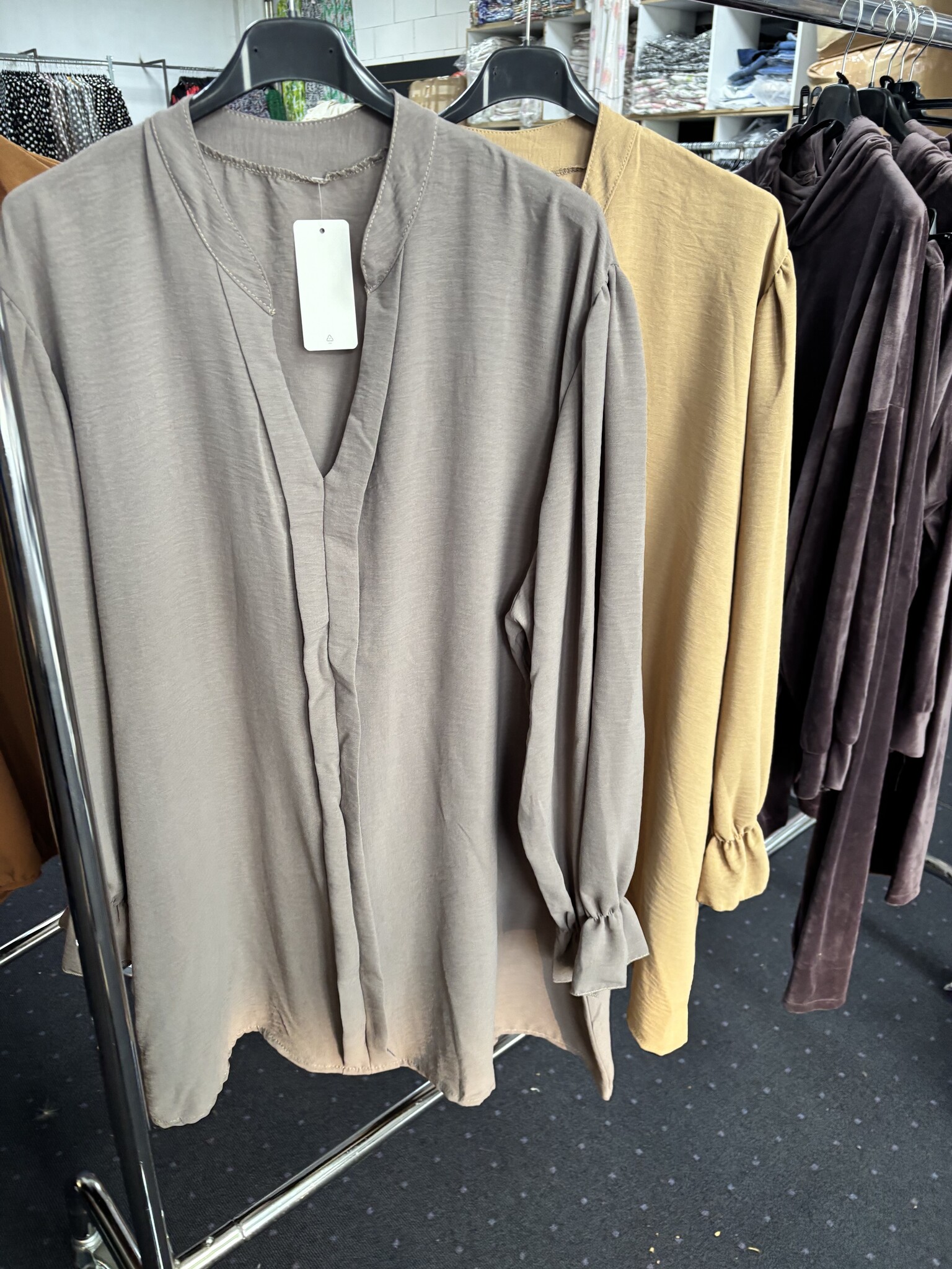 BLOUSE MELLY MATEN 46/48 TOT 54 kleine 56