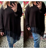 V hals Acryl met kant maten 44 tot 52