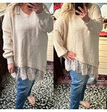 V hals Acryl met kant maten 44 tot 52