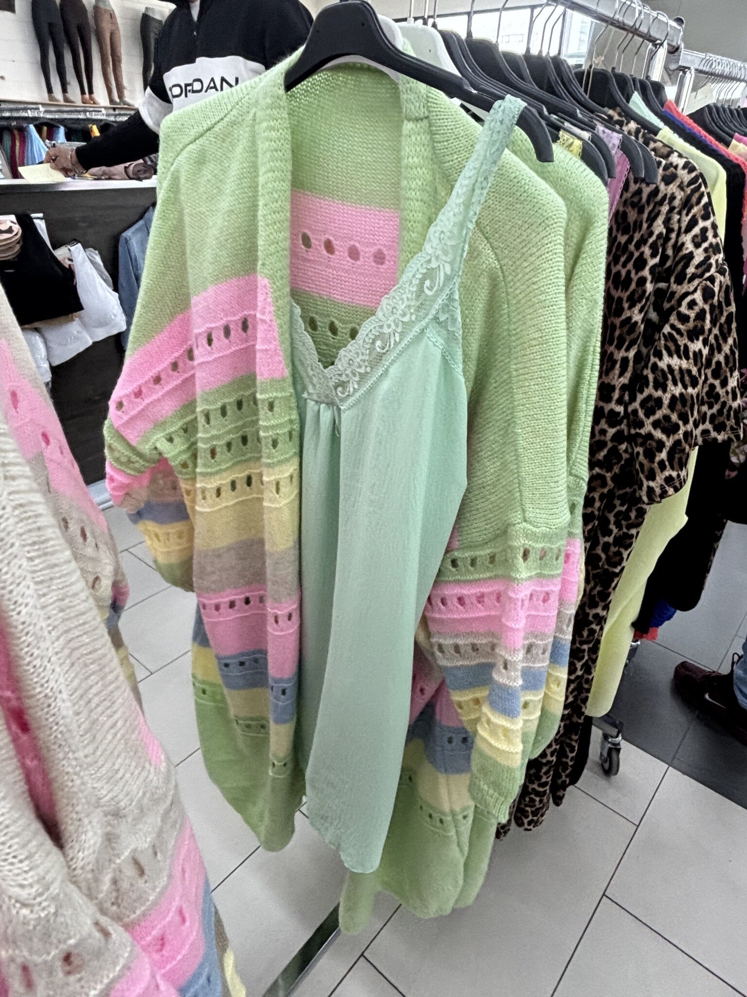 VEST LENTE 26 maten 44 tot 52 kleine 54