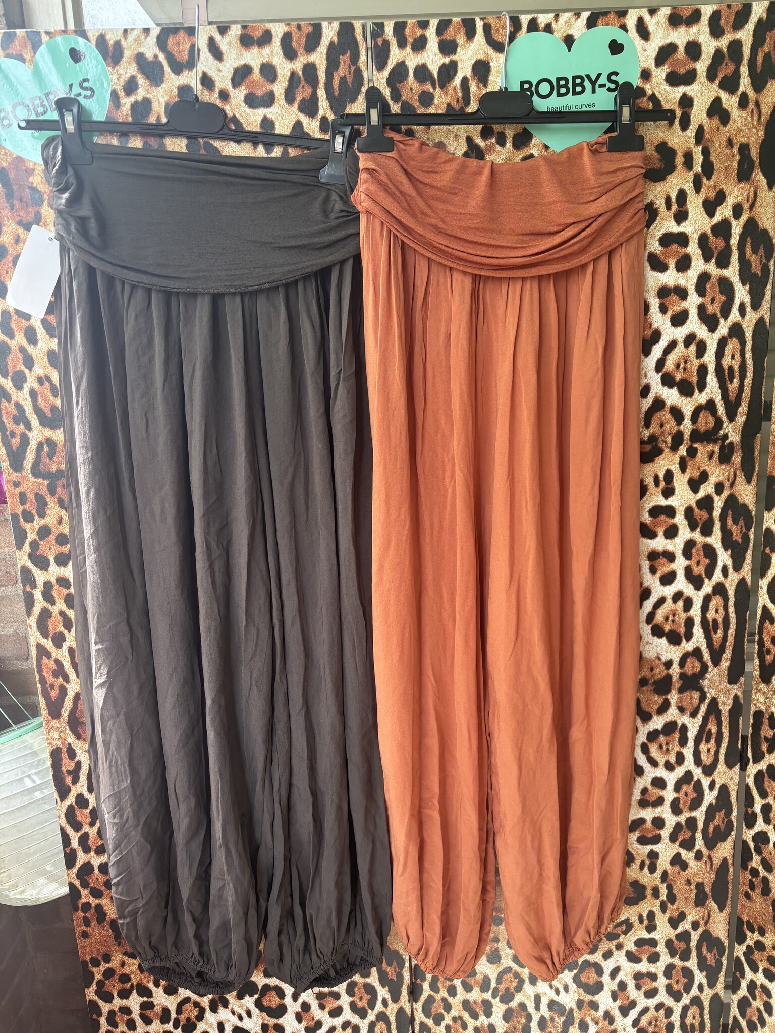 HAREM LUCHTIG VISCOSE BROEK MATEN 44 TOT 54