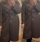 LEATHER LOOK TRENCHCOAT MATEN 48 TOT 54/56