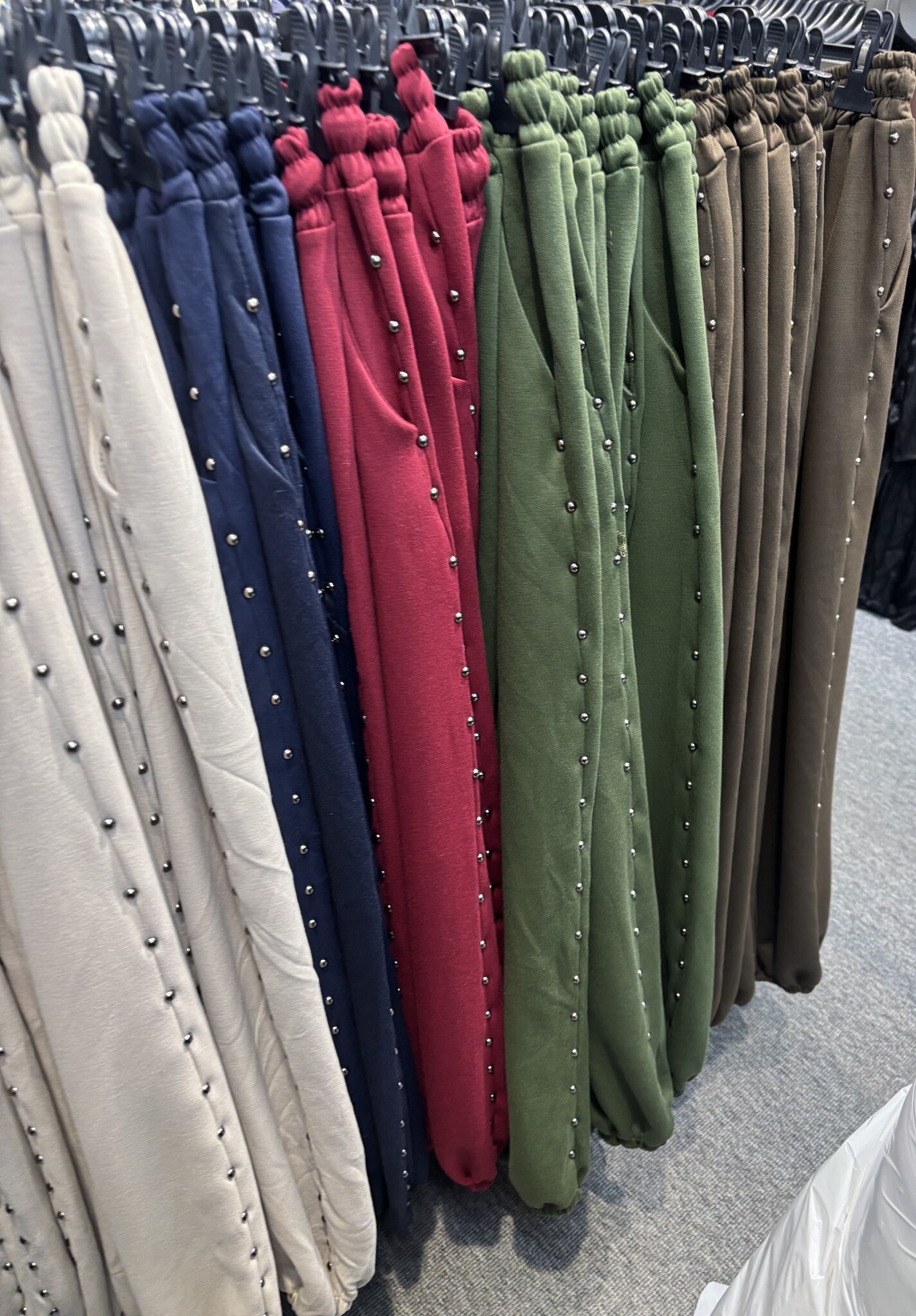 JOGGING POFBROEK STUDS MATEN 44/46 TOT 52