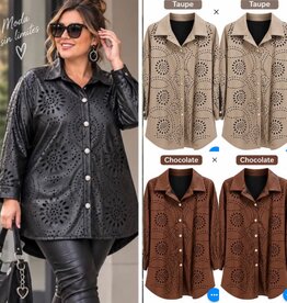 LEATHER LOOK BLOUSE GEPERFOREERD MATEN 44 TOT 52