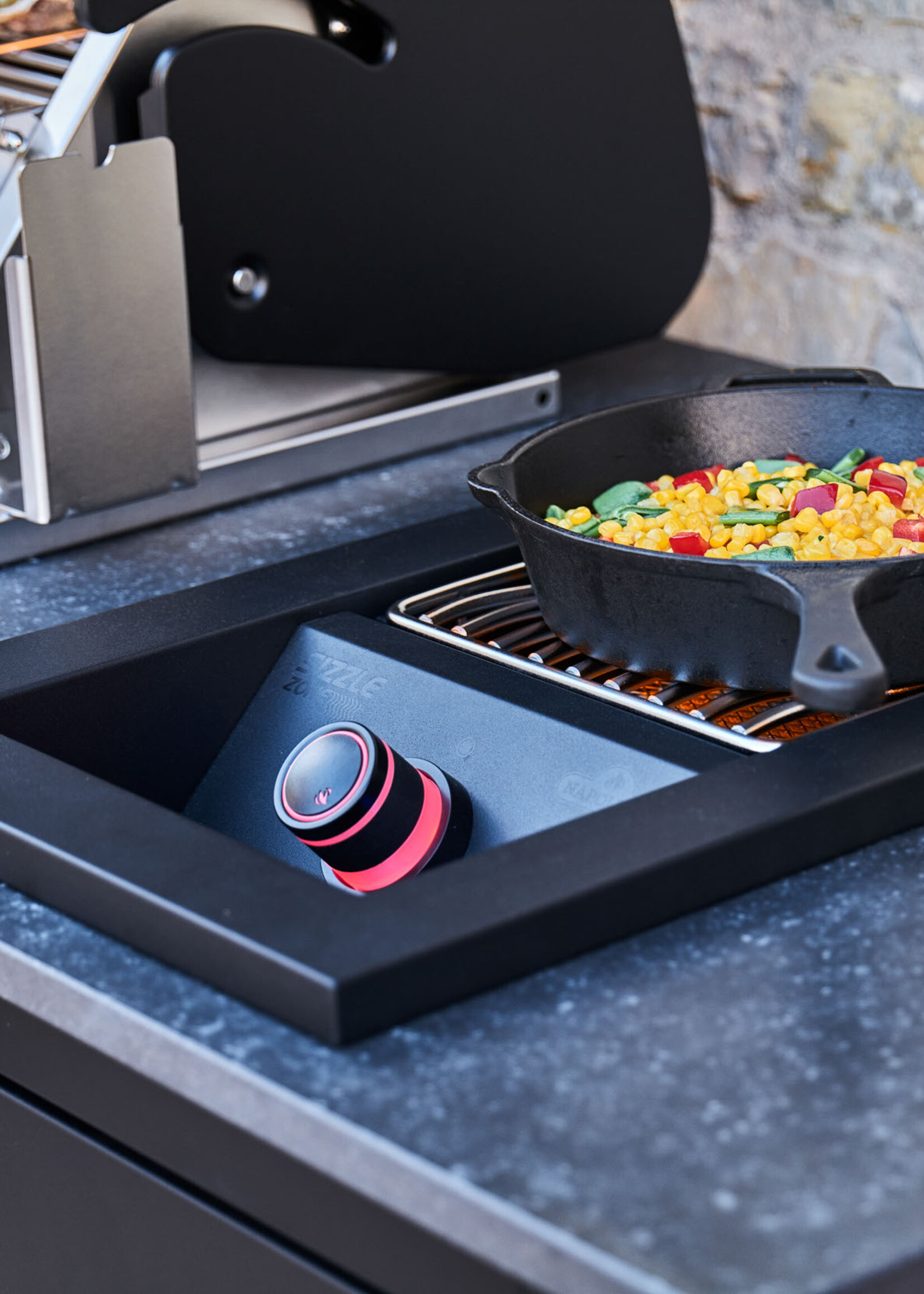 Napoleon OASIS™ 105-bundel, inbouw 700-serie van 81 cm met infrarood achterbrander op propaan, matzwart