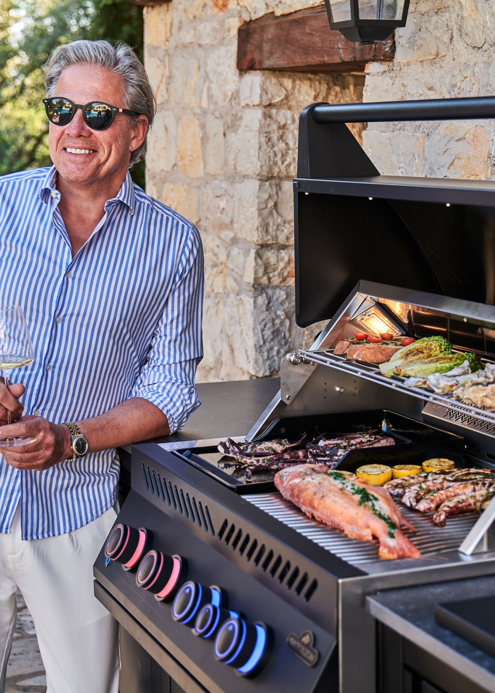 Napoleon OASIS™ 105-bundel, inbouw 700-serie van 81 cm met infrarood achterbrander op propaan, matzwart