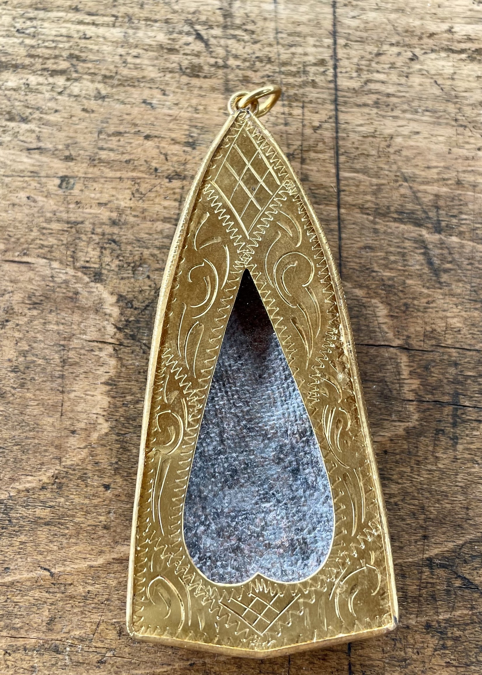 Mamou Boeddha amulet goud driehoek