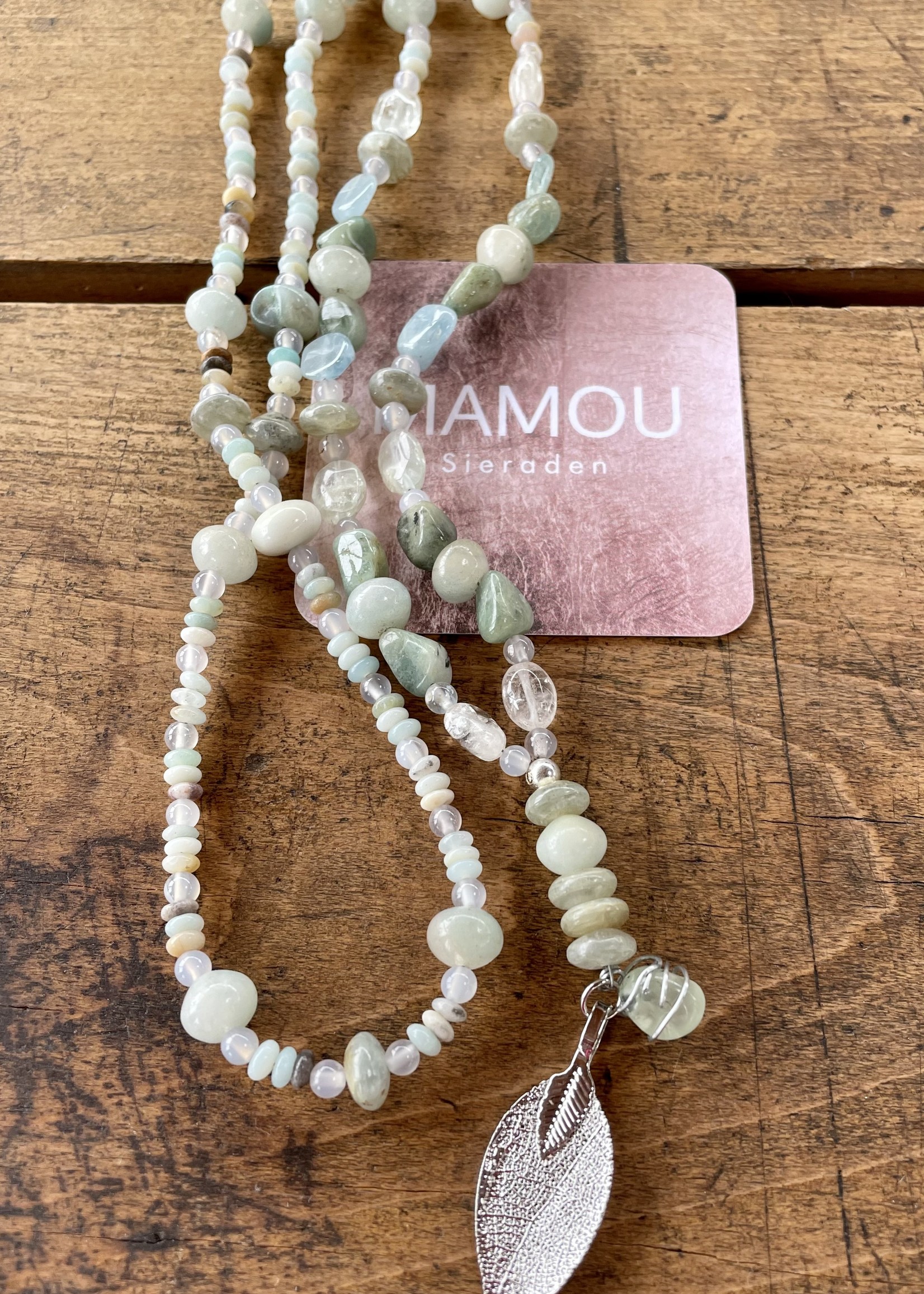 Mamou Ketting van Amazoniet,  Kyaniet  met zilveren blad en Peridioot hanger