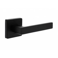 Intersteel Deurkruk Hera op vierkant rozet mat zwart