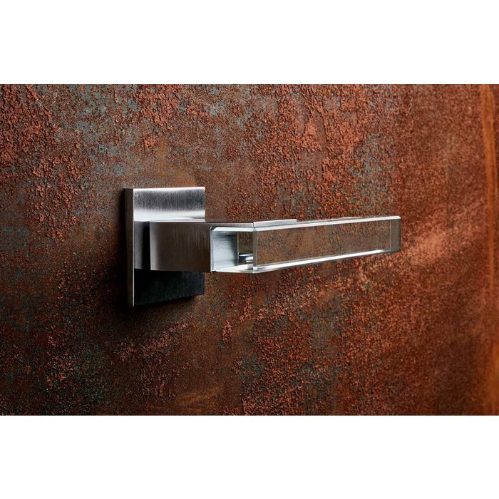 Olivari Poignée de porte Olivari Ice Cube sur rosace carrée chrome mat transparent