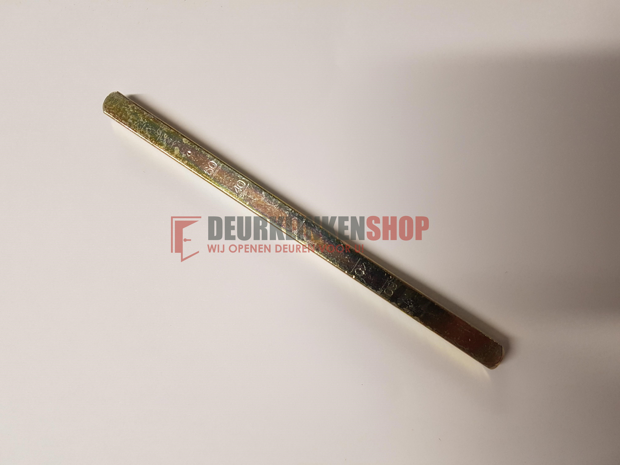 1 vierkantstift 8x8x120mm voor een deur van 40 tot 65mm
