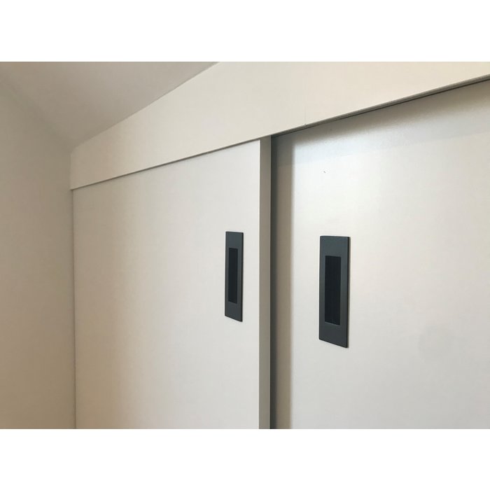 In-Door Rectangular sliding door bowl with matt black textured lacquer