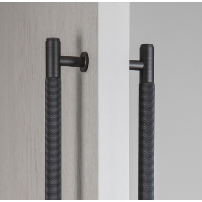 Buster+Punch Doppeltürgriff von Buster and Punch aus geräucherter Bronze