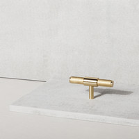 Poignée de meuble "T-Bar" en laiton Buster & Punch