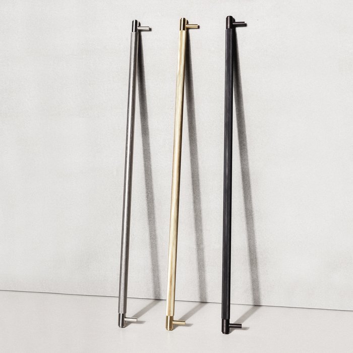 Buster+Punch Barre de placard de Buster and Punch - longueur totale 760 mm - Bronze fumé