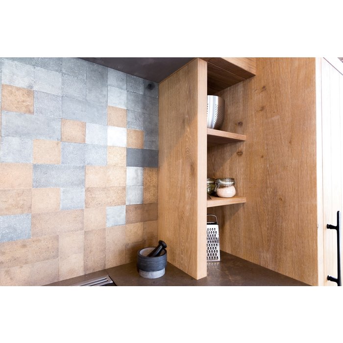 Dauby Quadratfliese Pure®Tiles "sandcasted" rau bronze poliert (RBP) 10 x 10 cm