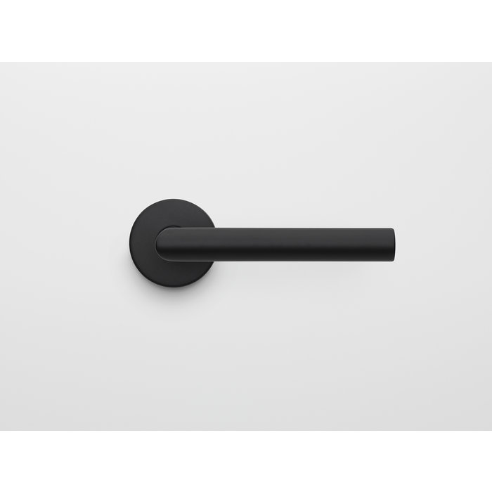 Formani Zwarte deurklinken Basics LBII-19  geveerd op rond rozet zwart