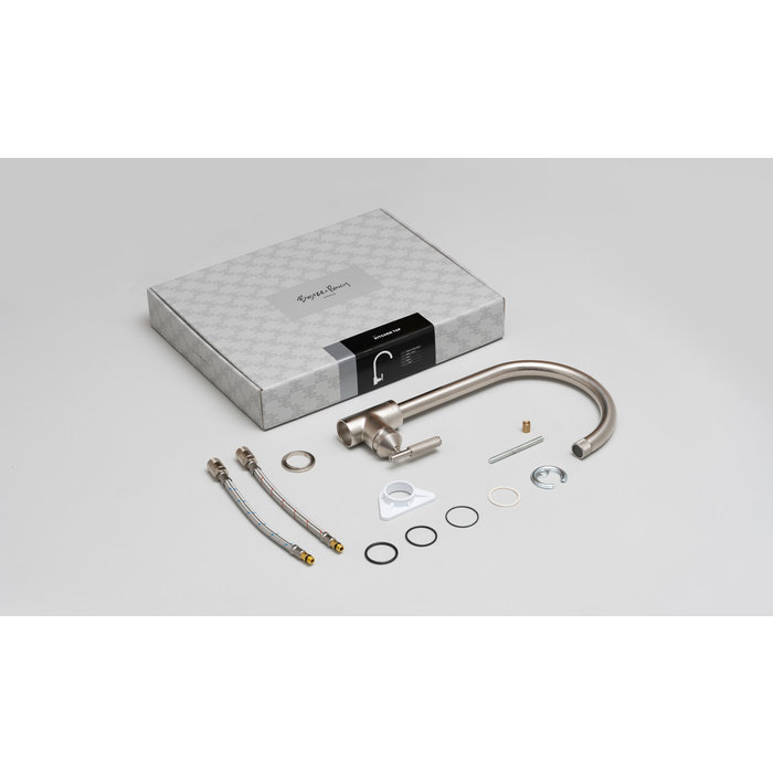 Buster+Punch Mischbatterie von Buster & Punch mit Kreuzmuster aus Messing