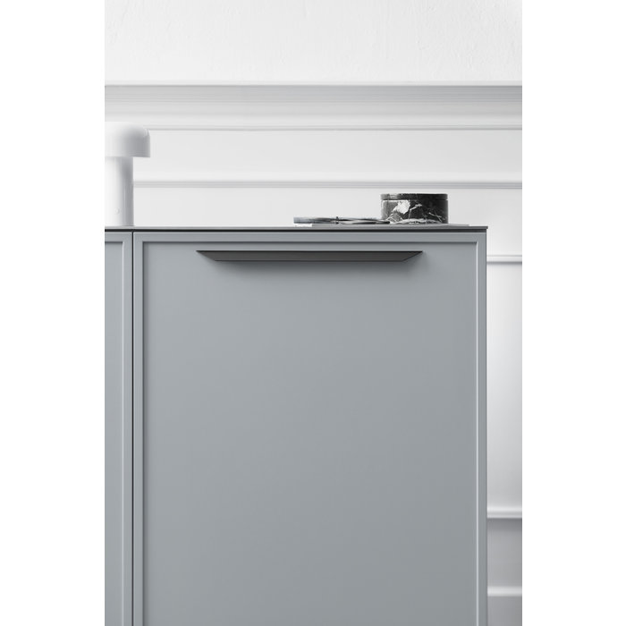 Furnipart Mattschwarzer Furnipart-Möbelgriff STREAMLINE 256 mm