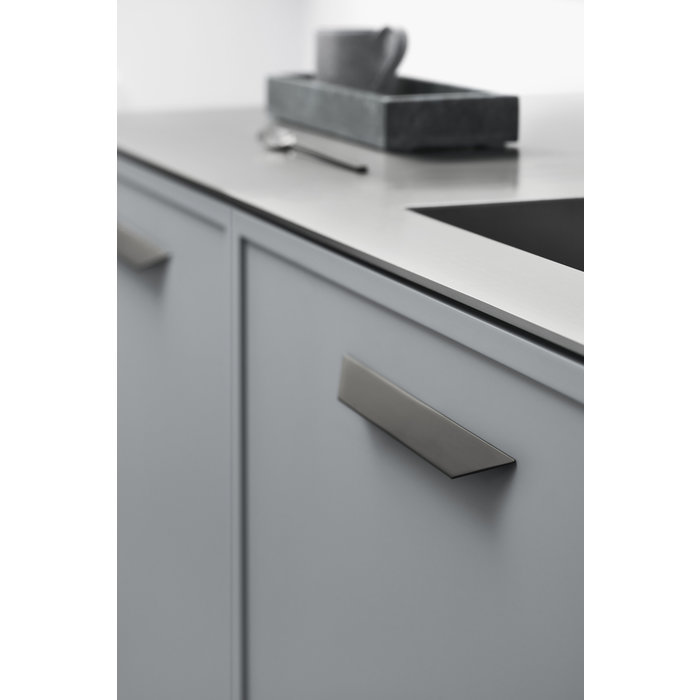 Furnipart Poignée de meuble Furnipart noir mat STREAMLINE 96 mm