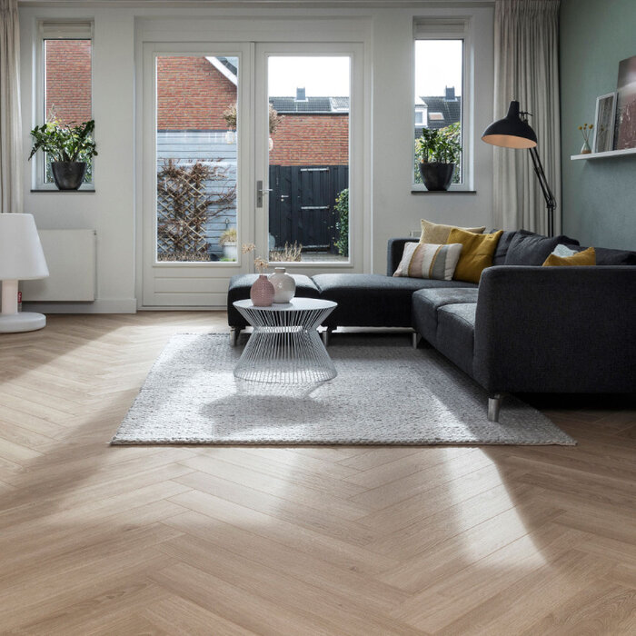 Douwes Dekker Laminate by Douwes Dekker - Galant herringbone 4V (8 mm | 85.5 x 14.3 cm) - Chamomile