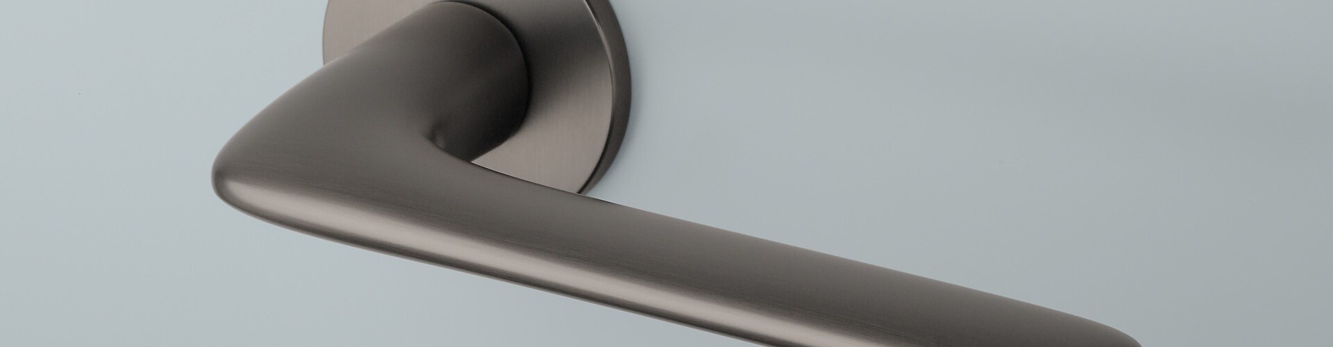 Wat zijn de voordelen van geveerde deurklinken?