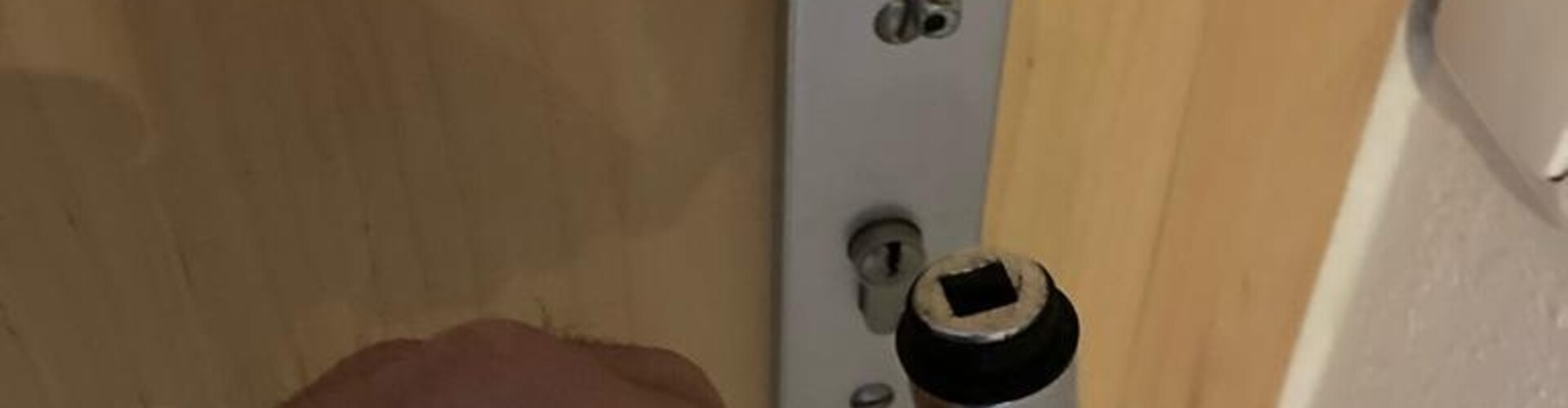 Loskomende deurklink? Dit kan je ertegen doen