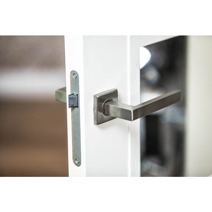 In-Door Poignées de porte Marbella en acier inoxydable sur rosaces carrées