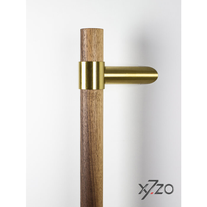 X7.ZO Poignée de porte Z37 BS Ø 35mm en noyer américain avec laiton - Inclinée